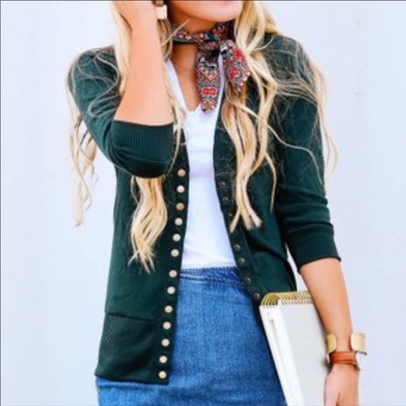 ✨LAST ONES ✨Hunter green snap closure cardigan - Picture 3 of 4
